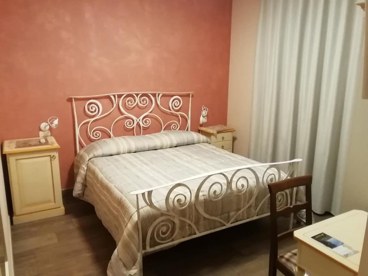 Apartamento Il Roccolo Di Valcerasa Treia Exterior foto
