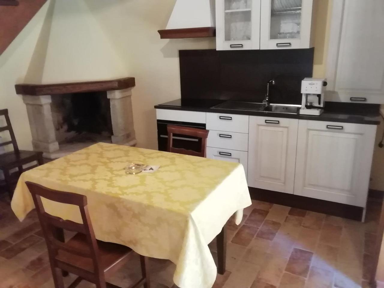 Apartamento Il Roccolo Di Valcerasa Treia Exterior foto